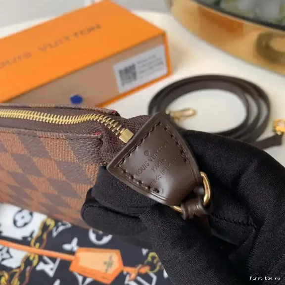 Frstbag ru Vuitton POCHETTE ACCESSOIRES Louis 0707